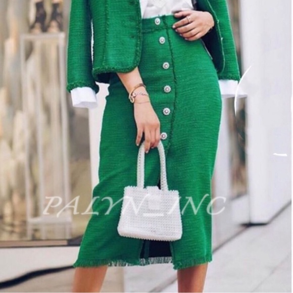 ZARA PENCIL TWEED SKIRT WITH RHINESTONE BUTTONS - Picture 5 of 12